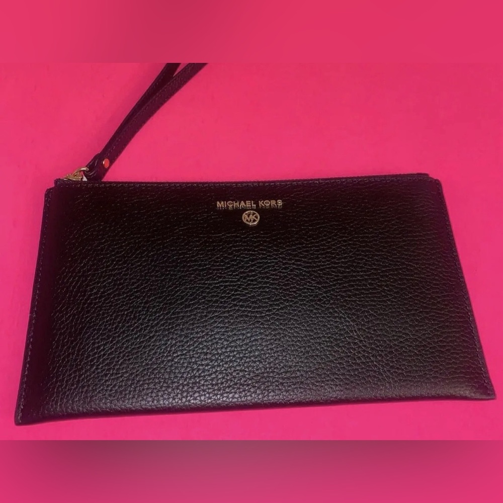 New MICHAEL KORS JET SET CHARM  LARGE ZIP CLUTCH LEATHER BLACK WRISTLET